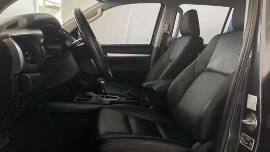 TOYOTA-HILUX-2023