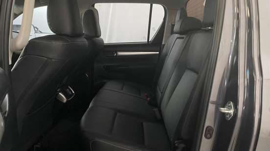 TOYOTA-HILUX-2023