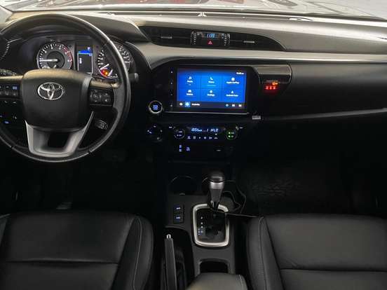 TOYOTA-HILUX-2.8 D-4D TURBO DIESEL CD SRV 4X4 AUTOMÁTICO TOYOTA-HILUX-2023