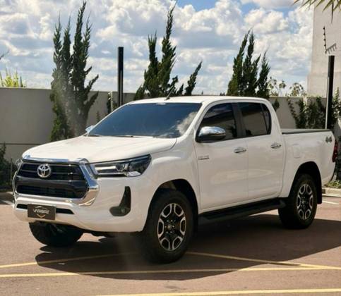 TOYOTA HILUX 2.8 D-4D TURBO DIESEL CD SRV 4X4 AUTOMÁTICO