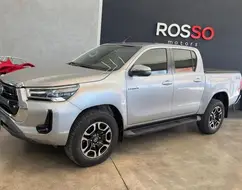 TOYOTA HILUX 2.8 D-4D TURBO DIESEL CD SRX 4X4 AUTOMÁTICO TOYOTA HILUX 2.8 D-4D TURBO DIESEL CD SRX 4X4 AUTOMÁTICO
