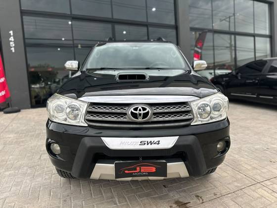 TOYOTA HILUX 3.0 SRV 4X4 CD 7 LUGARES 16V TURBO INTERCOOLER DIESEL 4P AUTOMÁTICO