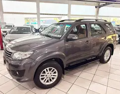 TOYOTA HILUX SW4 2.7 SR 4X2 16V FLEX 4P MANUAL TOYOTA HILUX SW4 2.7 SR 4X2 16V FLEX 4P MANUAL