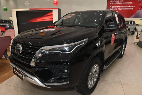TOYOTA HILUX SW4 2.8 D-4D TURBO DIESEL SRX 7L 4X4 AUTOMÁTICO