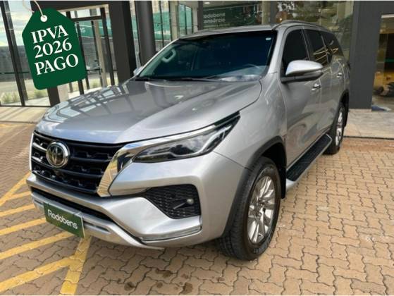 TOYOTA HILUX SW4 2.8 D-4D TURBO DIESEL SRX 7L 4X4 AUTOMÁTICO