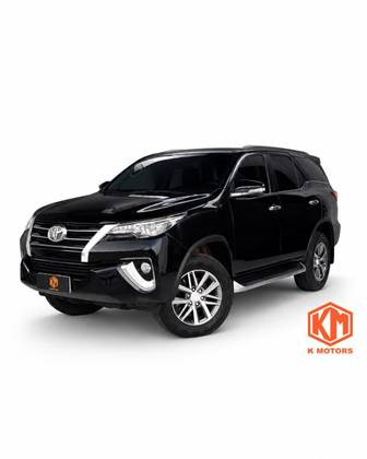 TOYOTA HILUX SW4 2.8 SRX 4X4 7 LUGARES 16V TURBO INTERCOOLER DIESEL 4P AUTOMÁTICO