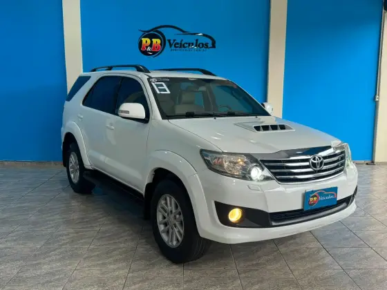 TOYOTA HILUX SW4 3.0 SRV 4X4 16V TURBO INTERCOOLER DIESEL 4P AUTOMÁTICO TOYOTA HILUX SW4 3.0 SRV 4X4 16V TURBO INTERCOOLER DIESEL 4P AUTOMÁTICO