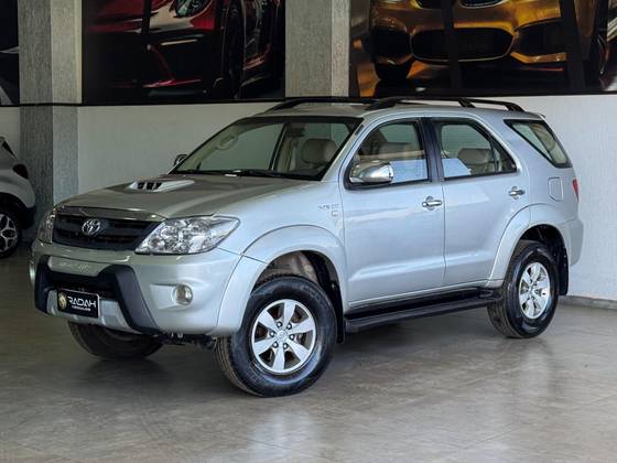TOYOTA HILUX SW4 3.0 SRV 4X4 16V TURBO INTERCOOLER DIESEL 4P AUTOMÁTICO