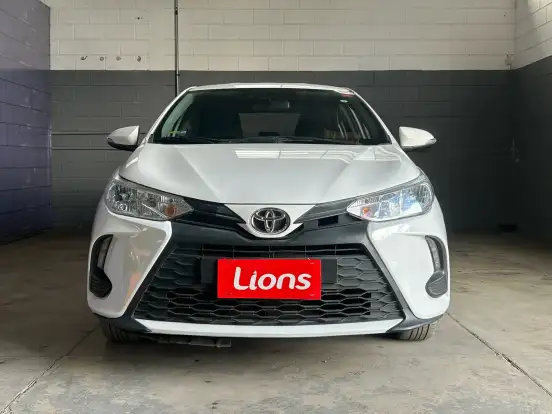 TOYOTA-YARIS-2023