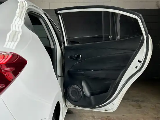TOYOTA-YARIS-2023