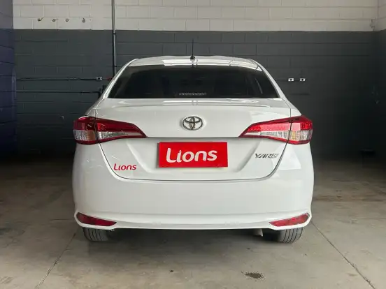 TOYOTA-YARIS-2023