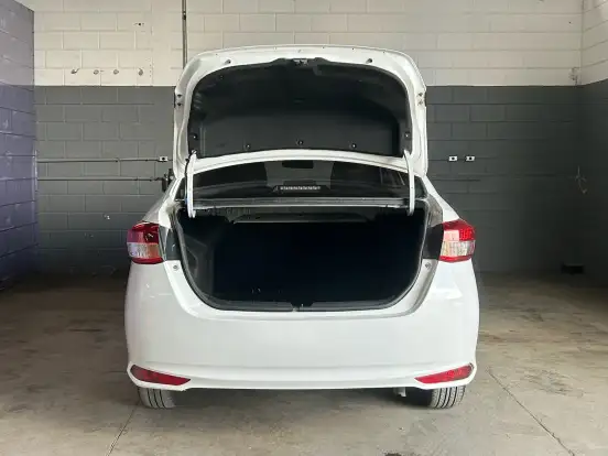 TOYOTA-YARIS-2023