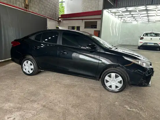 TOYOTA-YARIS-2023