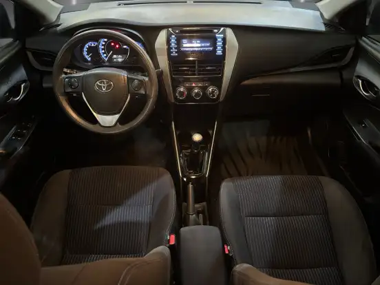 TOYOTA-YARIS-2018