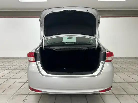 TOYOTA-YARIS-2025