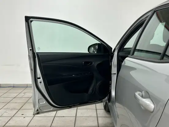 TOYOTA-YARIS-2025