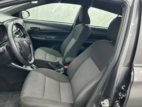 TOYOTA-YARIS-2025