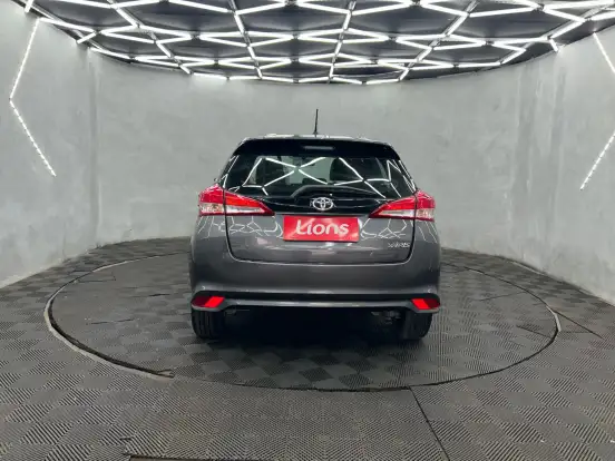 TOYOTA-YARIS-2025