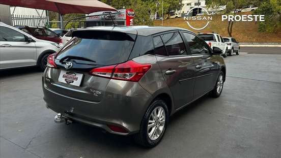 TOYOTA-YARIS-2019
