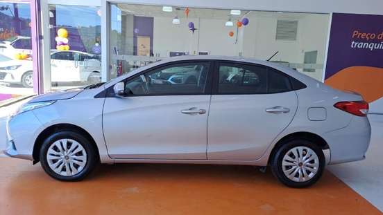 TOYOTA-YARIS-2024