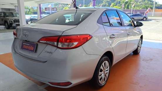 TOYOTA-YARIS-2024