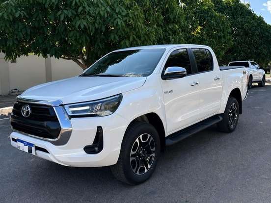 TOYOTA-HILUX-2.8 D-4D TURBO DIESEL CD SRV 4X4 AUTOMÁTICO TOYOTA-HILUX-2024