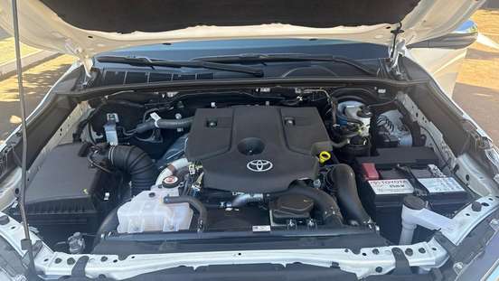 TOYOTA-HILUX-2024