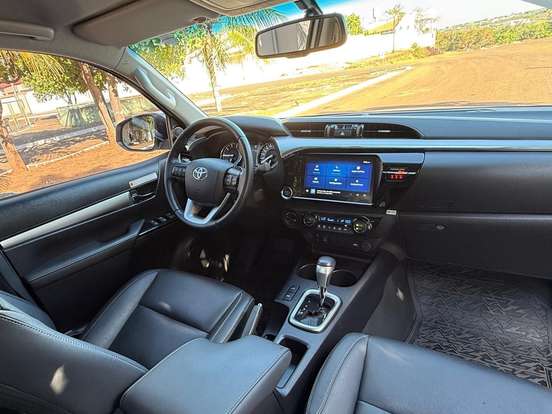 TOYOTA-HILUX-2024
