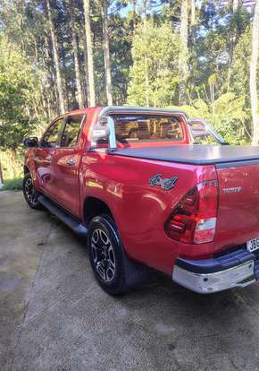 TOYOTA-HILUX-2.8 D-4D TURBO DIESEL CD SRV 4X4 AUTOMÁTICO TOYOTA-HILUX-2022