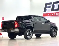 TOYOTA HILUX 2.8 D-4D TURBO DIESEL CD SRX PLUS 4X4 AUTOMÁTICO TOYOTA HILUX 2.8 D-4D TURBO DIESEL CD SRX PLUS 4X4 AUTOMÁTICO