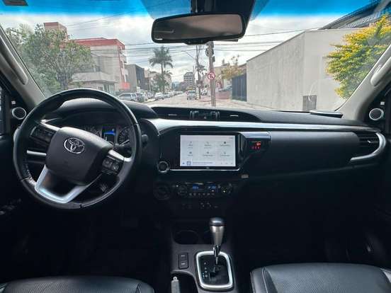 TOYOTA-HILUX-2024