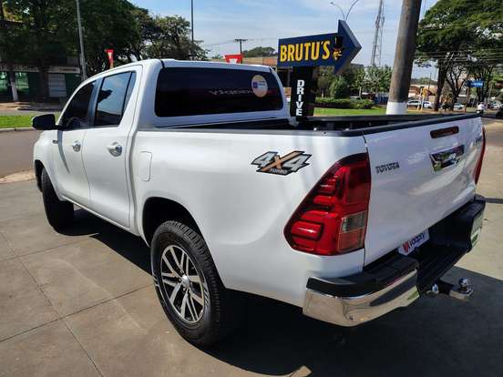 TOYOTA-HILUX-2.8 SR 4X4 CD 16V DIESEL 4P AUTOMÁTICO TOYOTA-HILUX-2018