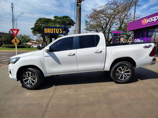 TOYOTA-HILUX-2.8 SR 4X4 CD 16V DIESEL 4P AUTOMÁTICO TOYOTA-HILUX-2018