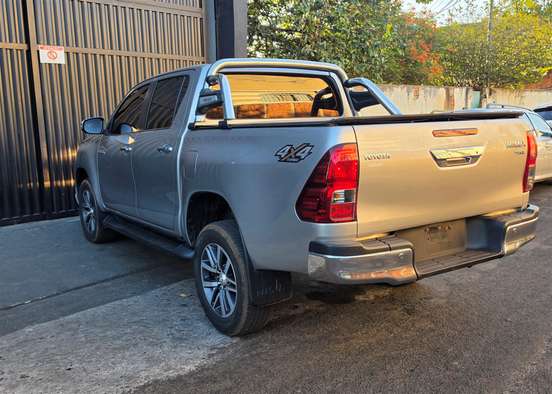 TOYOTA-HILUX-2020