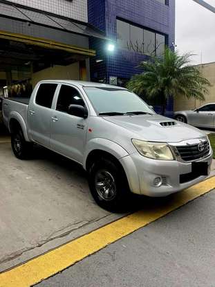 TOYOTA-HILUX-2015
