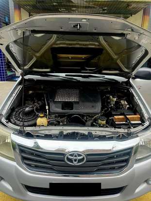 TOYOTA-HILUX-2015