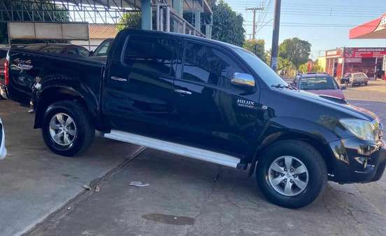 TOYOTA-HILUX-2006