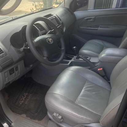 TOYOTA-HILUX-2006