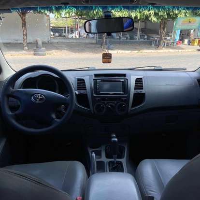 TOYOTA-HILUX-2006
