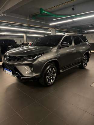 TOYOTA-HILUX SW4-2025