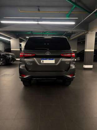 TOYOTA-HILUX SW4-2025