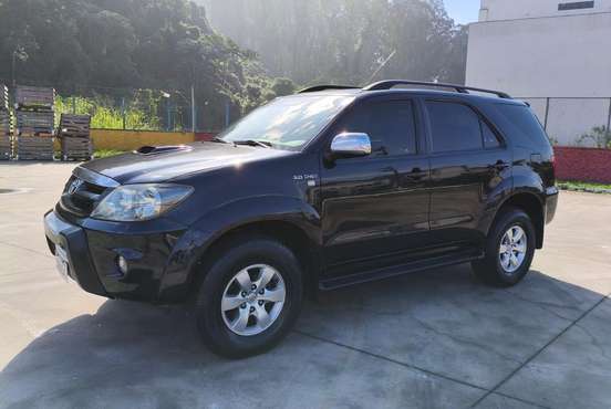 TOYOTA-HILUX SW4-2008