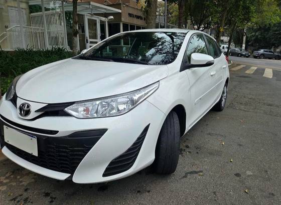 TOYOTA YARIS 1.3 16V FLEX XL LIVE MULTIDRIVE