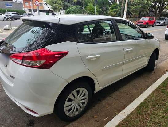TOYOTA-YARIS-2022