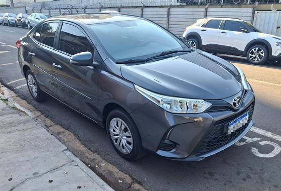 TOYOTA YARIS 1.5 16V FLEX SEDAN XL LIVE MULTIDRIVE
