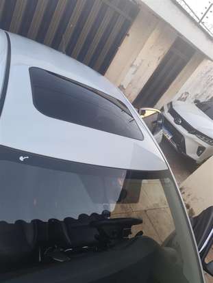 TOYOTA-YARIS-2019