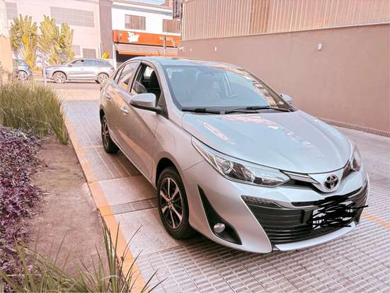 TOYOTA-YARIS-2019