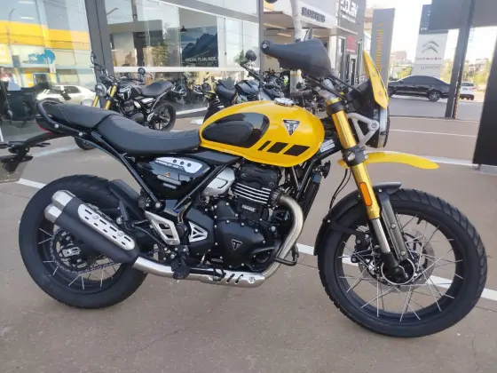 TRIUMPH SCRAMBLER 400 XC 