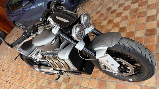 TRIUMPH ROCKET III GT 