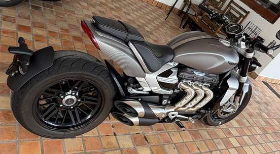 TRIUMPH-ROCKET III GT-2023